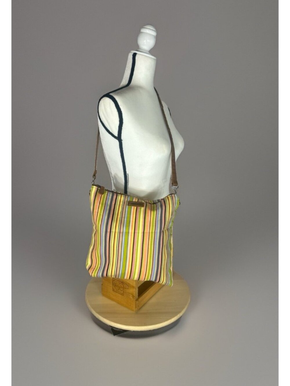 Longaberger Shoulder Bag Multicolor Brown, Green Blue Yellow Stripe Zip close